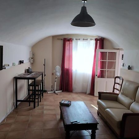 Studio Gite Mondragon Extérieur photo
