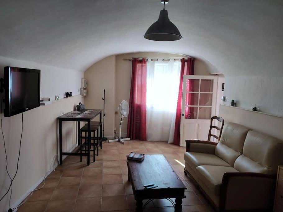 Studio Gite Mondragon Extérieur photo
