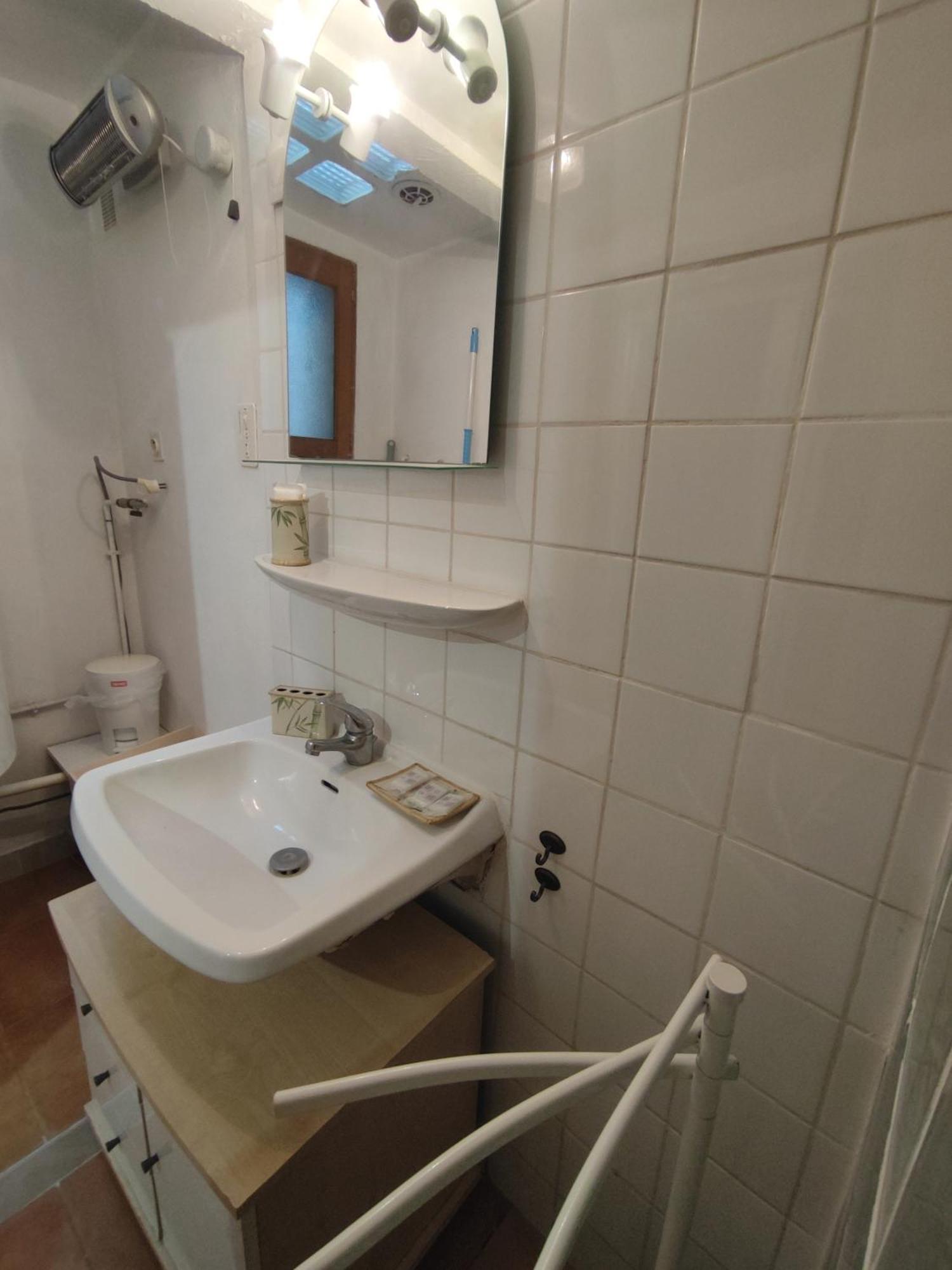 Studio Gite Mondragon Extérieur photo
